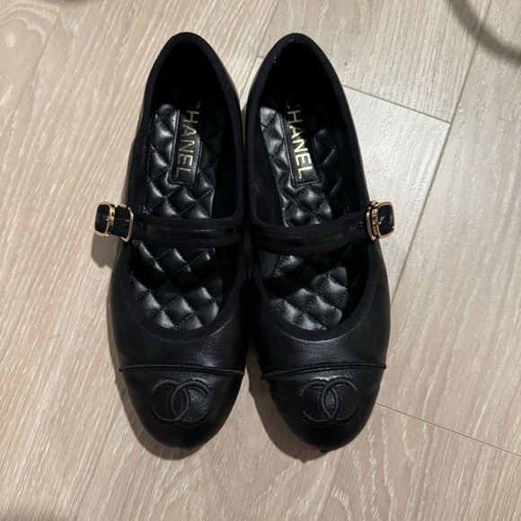 Chanel CC Mary Jane flats - Picture 2 of 11